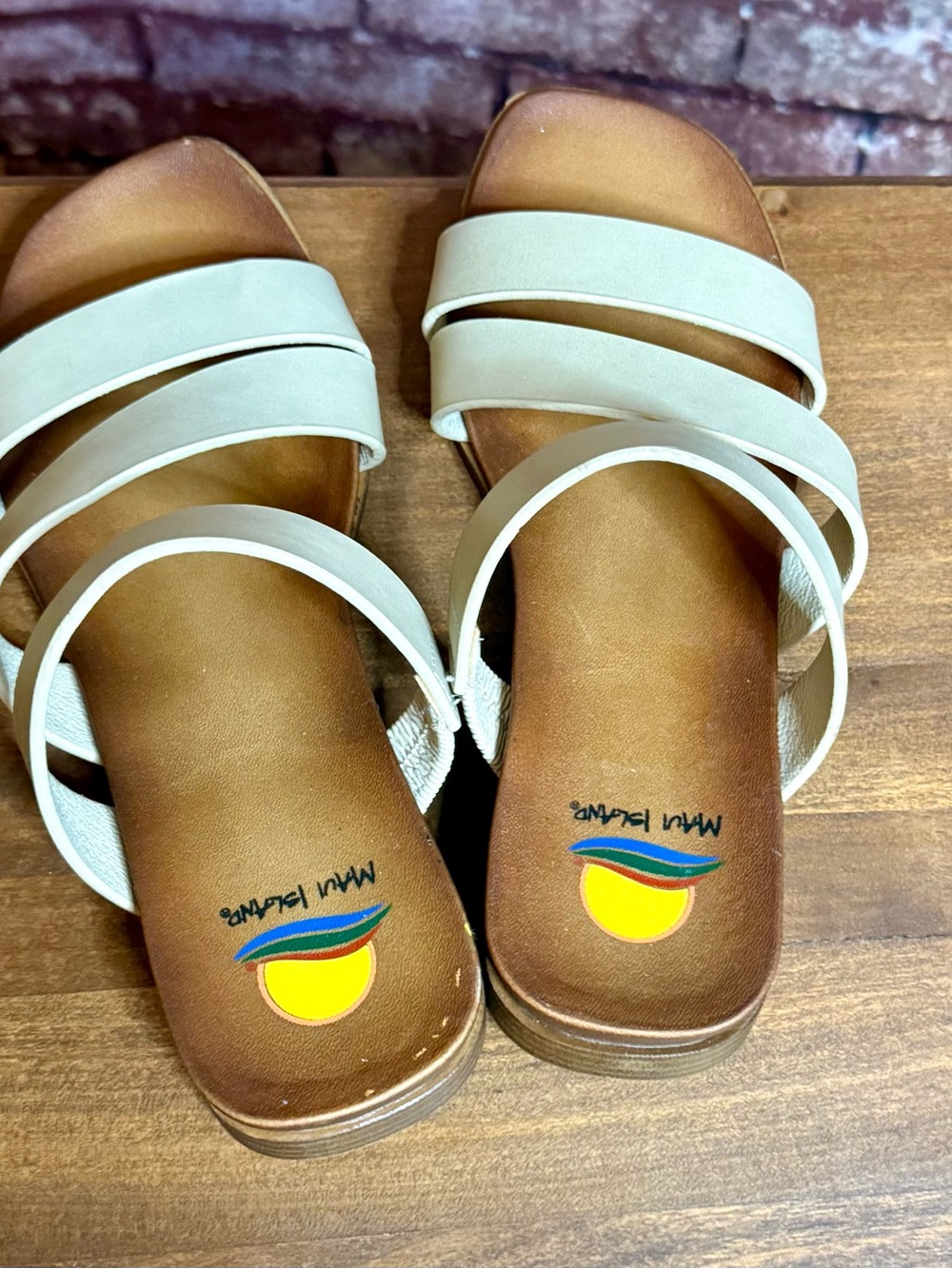 Maui Island White Triple-Strap Women’s Sandals